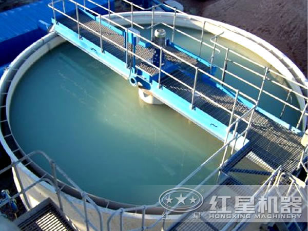 濃縮機(jī)現(xiàn)場(chǎng)圖 濃縮機(jī)現(xiàn)場(chǎng)圖