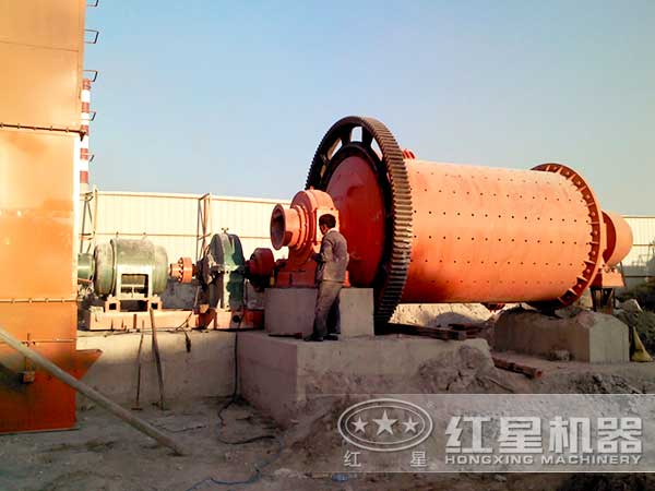 環(huán)保球磨機生產現場