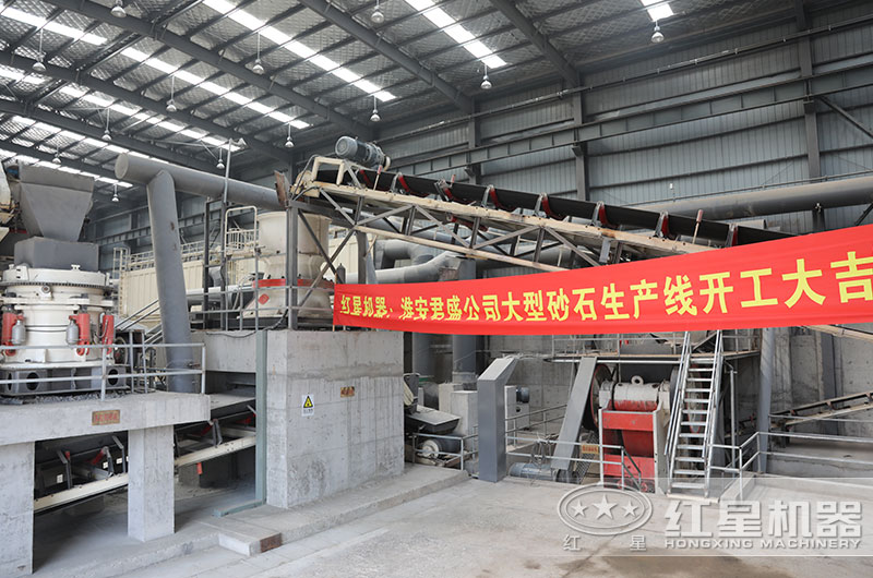 破碎設(shè)備生產(chǎn)現(xiàn)場(chǎng)實(shí)拍圖 破碎設(shè)備生產(chǎn)現(xiàn)場(chǎng)實(shí)拍圖