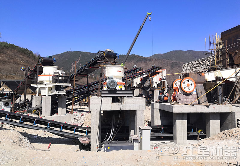 礦山開采現(xiàn)場(chǎng)實(shí)拍 礦山開采現(xiàn)場(chǎng)實(shí)拍