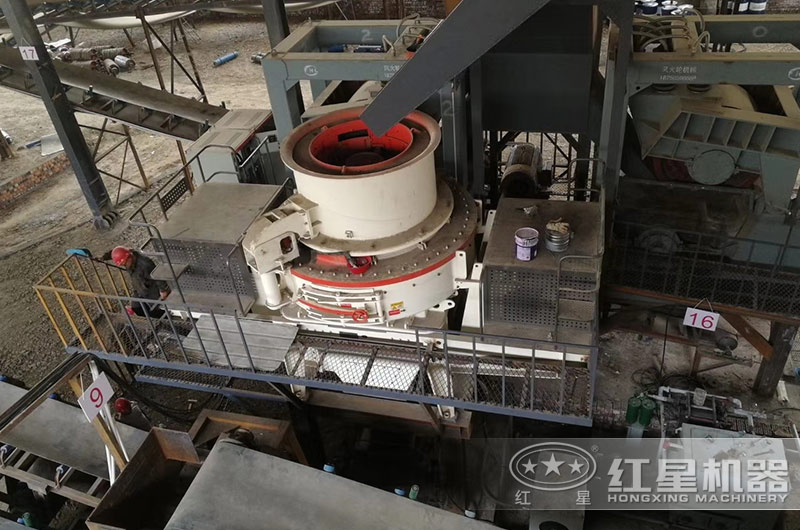 沖擊式制砂機(jī)作業(yè)現(xiàn)場(chǎng) 沖擊式制砂機(jī)作業(yè)現(xiàn)場(chǎng)