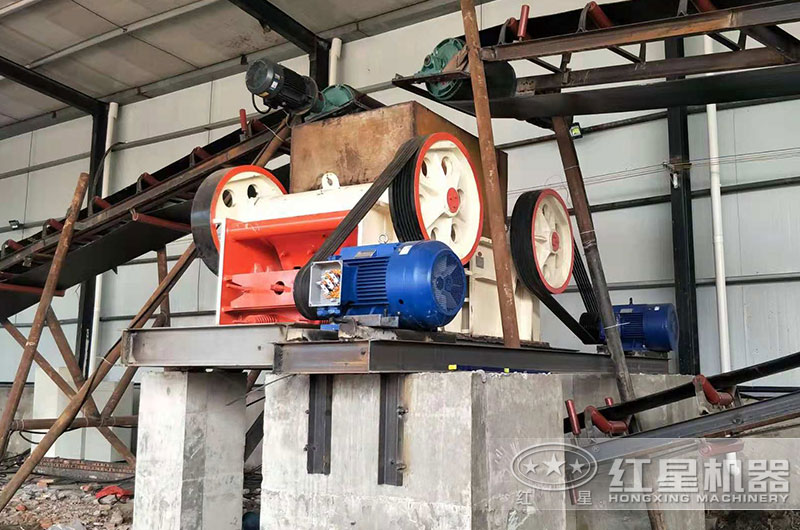 細(xì)鄂破機(jī)作業(yè)現(xiàn)場 細(xì)鄂破機(jī)作業(yè)現(xiàn)場