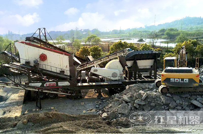 山東菏澤煤矸石移動破碎現(xiàn)場 山東菏澤煤矸石移動破碎現(xiàn)場