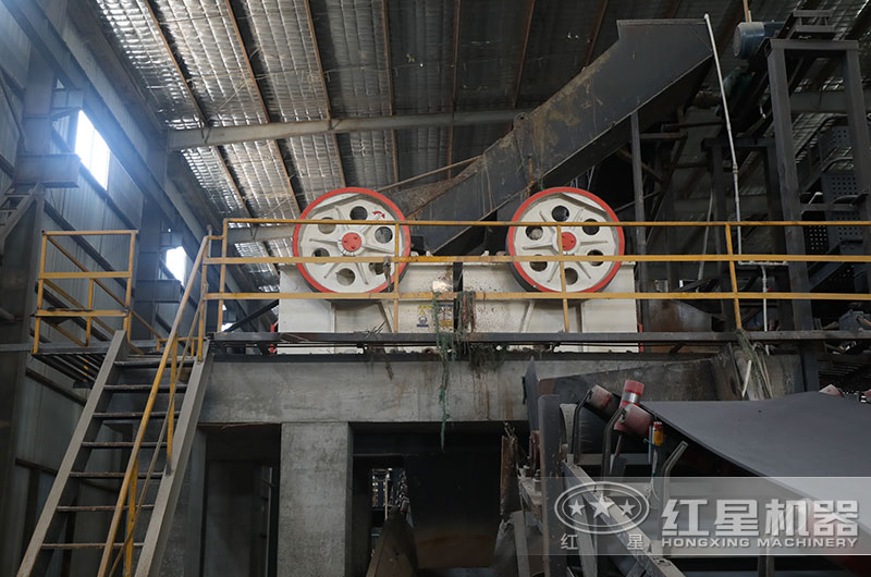 紅星鄂破碎石機(jī)使用客戶現(xiàn)場(chǎng)實(shí)拍 紅星鄂破碎石機(jī)使用客戶現(xiàn)場(chǎng)實(shí)拍