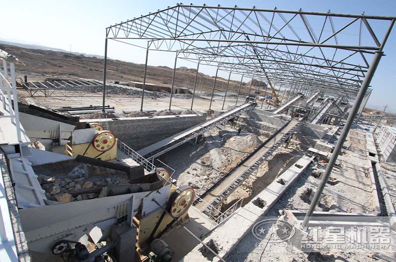 大型石子破碎機(jī)生產(chǎn)線現(xiàn)場(chǎng) 大型石子破碎機(jī)生產(chǎn)線現(xiàn)場(chǎng)