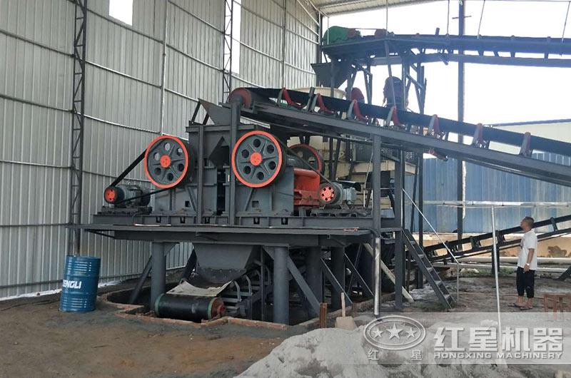 時產(chǎn)100噸礫石制砂生產(chǎn)線客戶現(xiàn)場 時產(chǎn)100噸礫石制砂生產(chǎn)線客戶現(xiàn)場