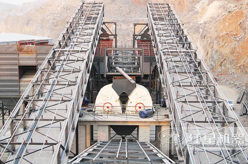 錘式破碎機(jī)破碎現(xiàn)場(chǎng)實(shí)拍 錘式破碎機(jī)破碎現(xiàn)場(chǎng)實(shí)拍