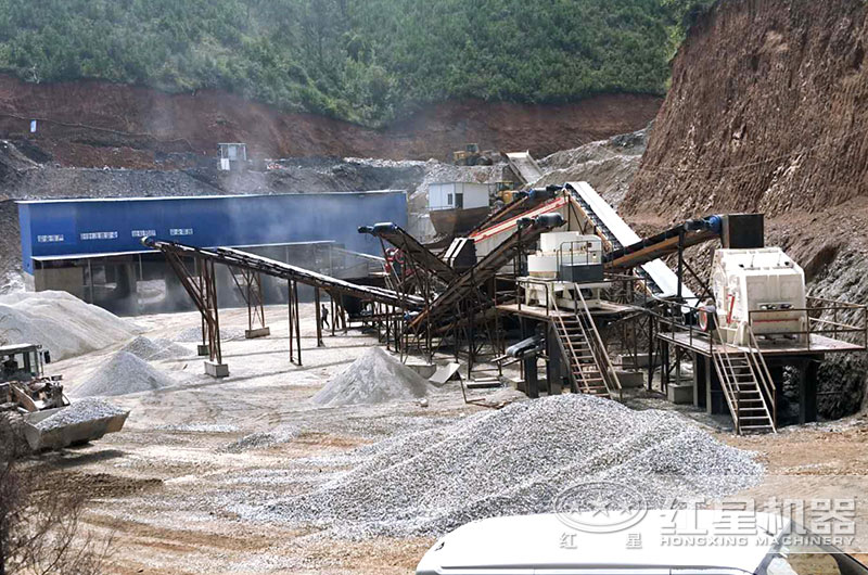反擊制砂機(jī)搭配專業(yè)制砂機(jī)作業(yè)現(xiàn)場