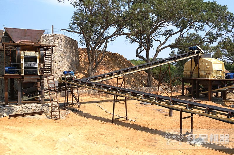 反擊式破碎機破碎石灰石現(xiàn)場實拍 反擊式破碎機破碎石灰石現(xiàn)場實拍