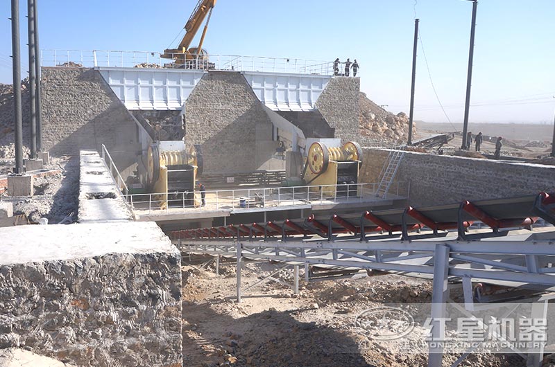 年產(chǎn)500萬噸的砂石生產(chǎn)線作業(yè)現(xiàn)場(chǎng)