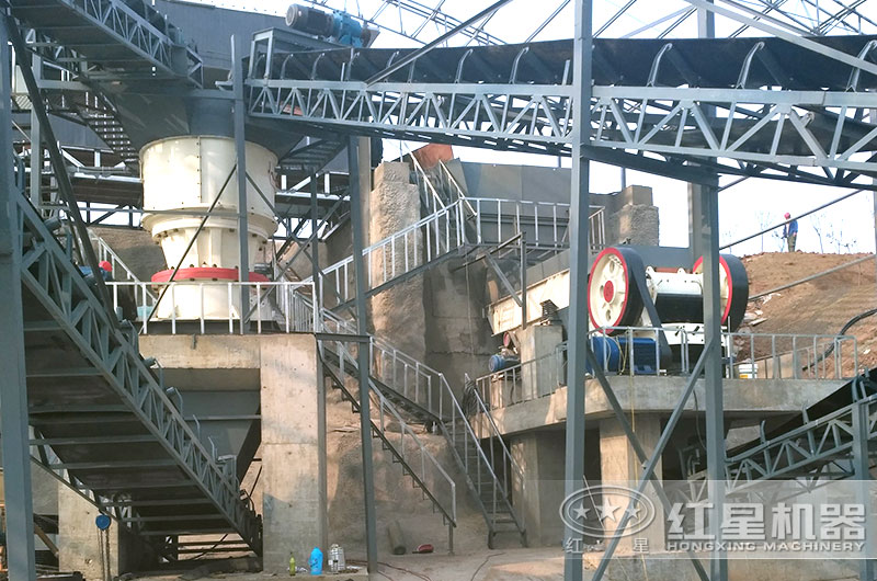 陜西日產(chǎn)4000噸大型石子破碎機(jī)現(xiàn)場(chǎng) 陜西日產(chǎn)4000噸大型石子破碎機(jī)現(xiàn)場(chǎng)