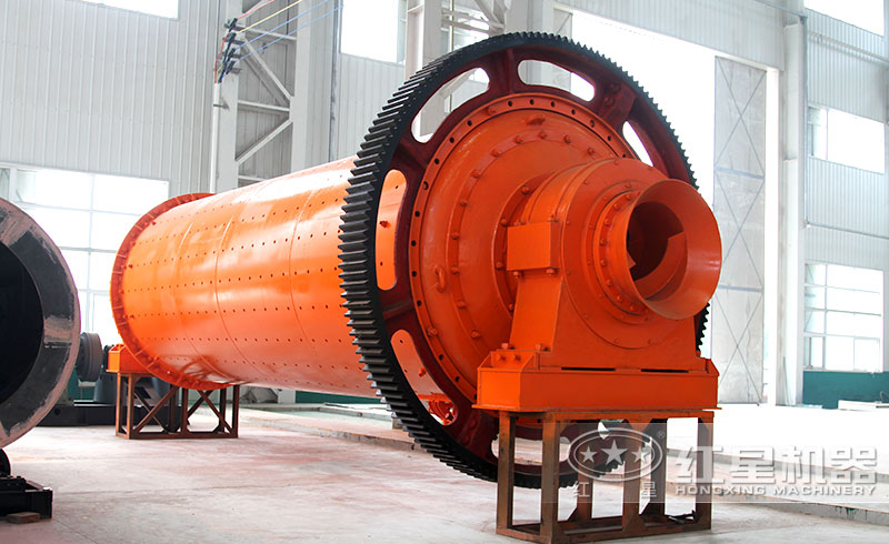 球磨機(jī)設(shè)備現(xiàn)場實(shí)拍圖