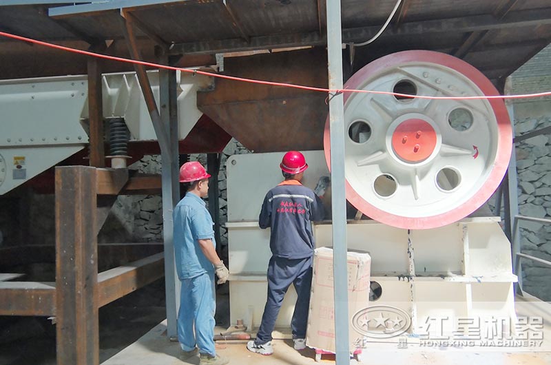 顎式破碎機 顎式破碎機