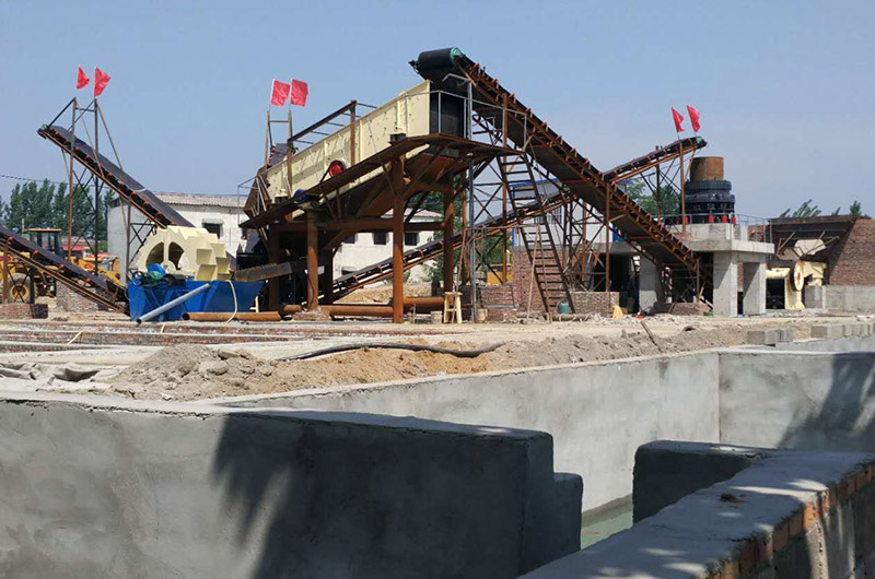 水洗機(jī)制砂生產(chǎn)現(xiàn)場(chǎng)