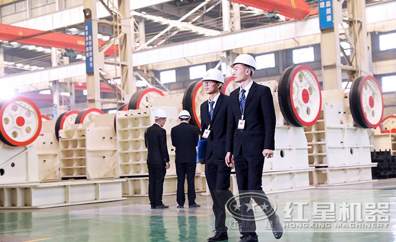 專業(yè)工程師為用戶選擇破碎機(jī)型號(hào) 專業(yè)工程師為用戶選擇破碎機(jī)型號(hào)