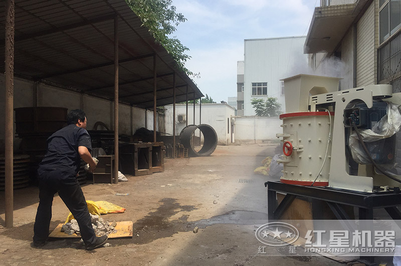 復(fù)合式破碎機(jī)物料試機(jī)