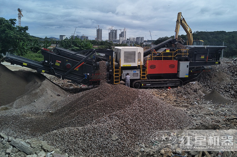 移動破碎機現(xiàn)場 移動破碎機現(xiàn)場