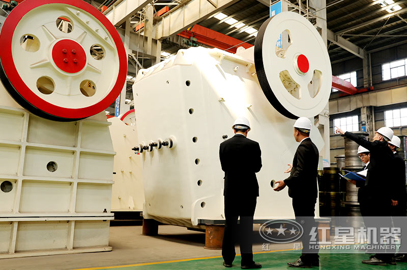 硅礦石破碎機(jī)要根據(jù)需求選機(jī)型 硅礦石破碎機(jī)要根據(jù)需求選機(jī)型