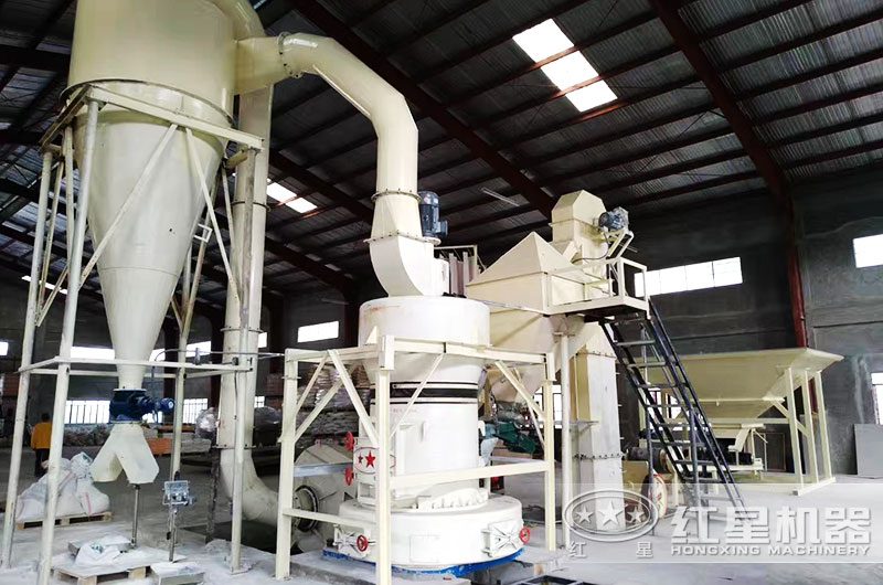 石英粉生產(chǎn)線現(xiàn)場(chǎng) 石英粉生產(chǎn)線現(xiàn)場(chǎng)