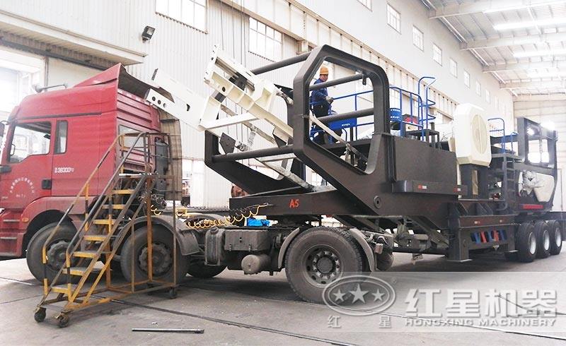 車(chē)載式流動(dòng)煤炭破碎機(jī)發(fā)貨