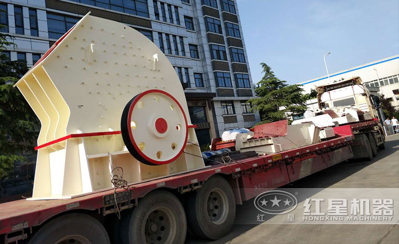 鵝卵石重錘式破碎機(jī)發(fā)往貴州