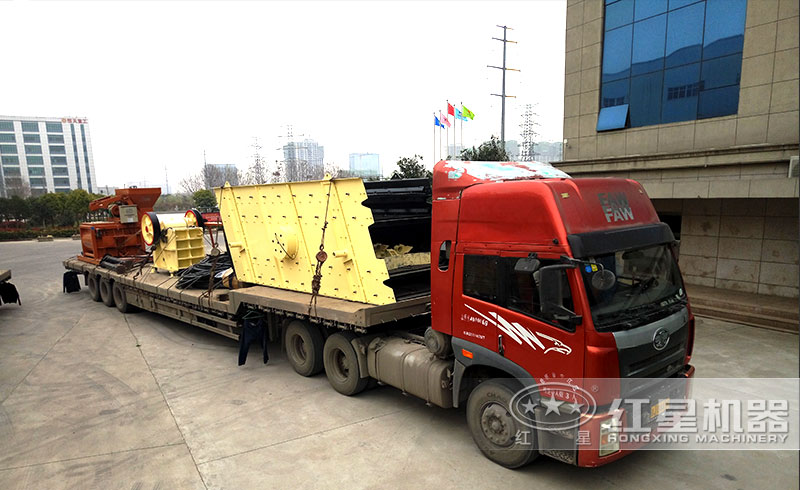 準備發(fā)貨的小型磕石機