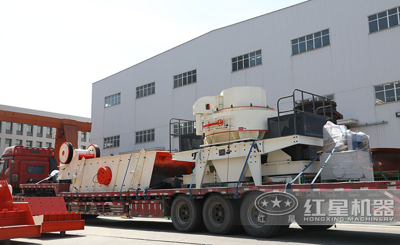 顎式破碎機與制砂機一起發(fā)往廣東