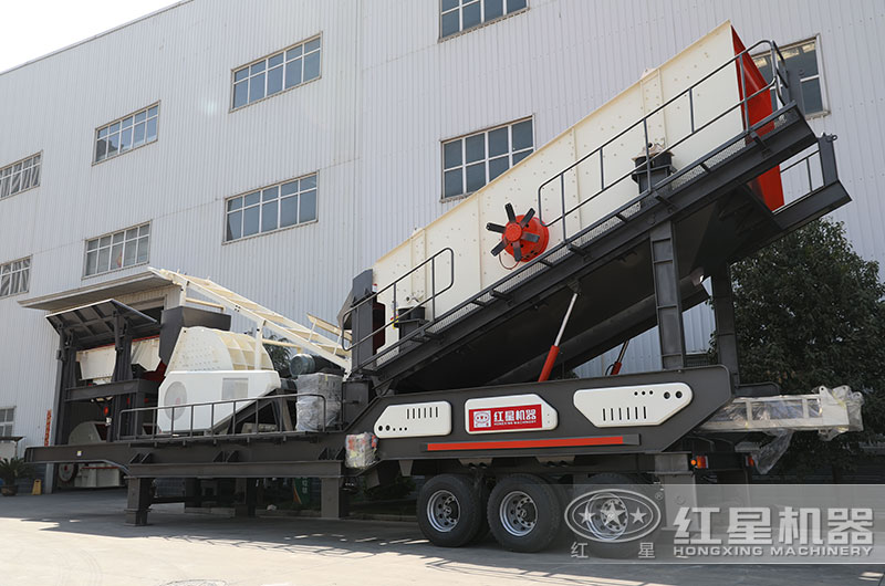 移動粉碎石頭的機器設備圖片