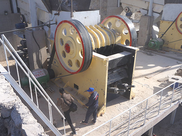 碎石機(jī)一套下來(lái)要多錢(qián)？一天能碎多少?lài)崳? />
                </a>
                <div   id=