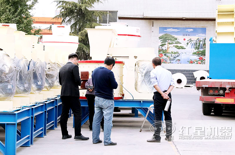 客戶到場參觀，并接受免費(fèi)咨詢服務(wù)