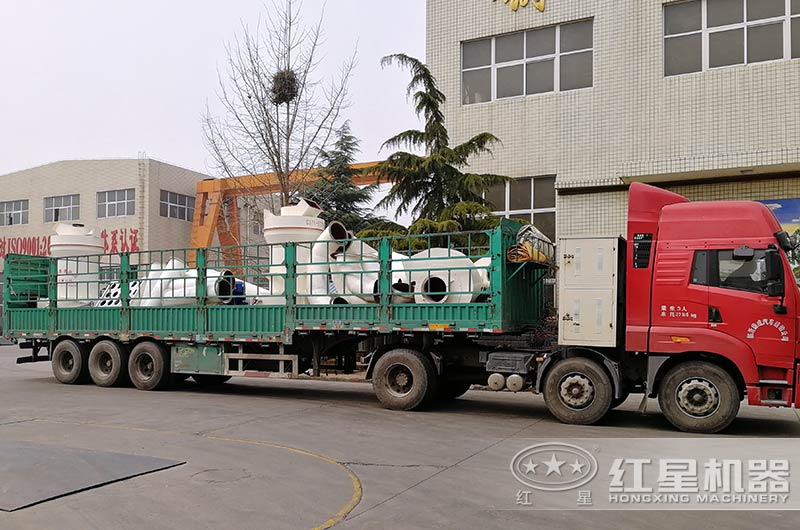 全套小型雷蒙磨粉機(jī)設(shè)備發(fā)貨