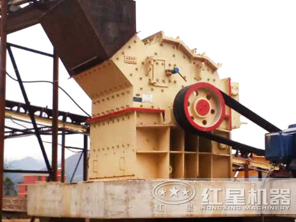 細(xì)碎機生產(chǎn)現(xiàn)場圖 細(xì)碎機生產(chǎn)現(xiàn)場圖