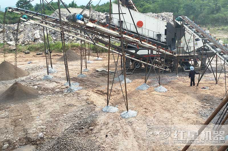 小型流動制砂機生產(chǎn)現(xiàn)場