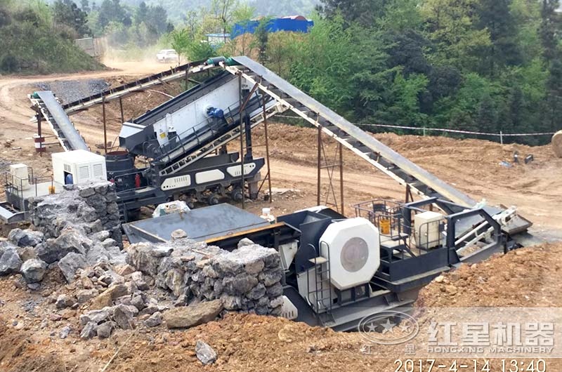 鄂破移動破碎機(jī)+反擊式篩分移動破碎機(jī)