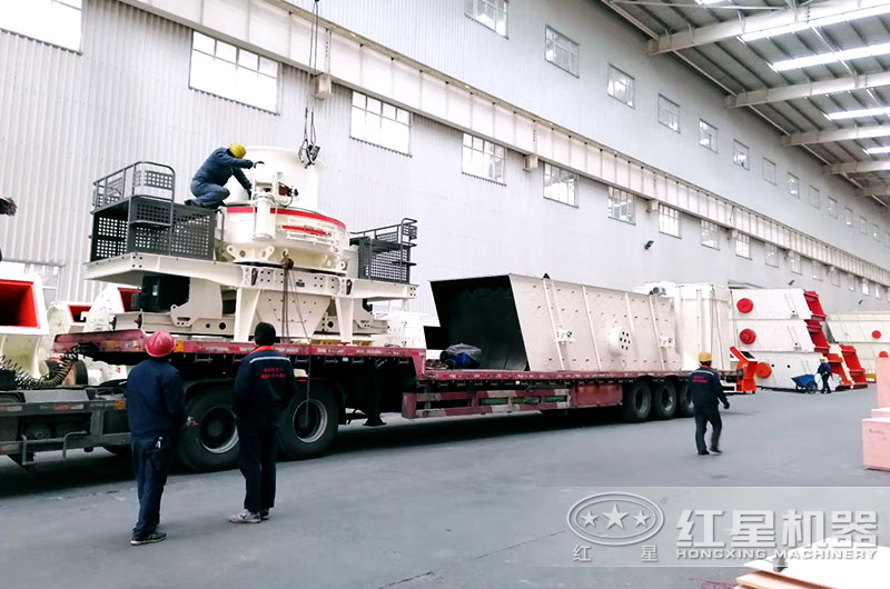 鵝卵石制砂機(jī)出廠，運(yùn)往河南周口