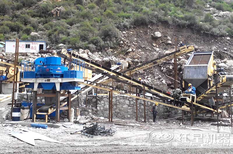 時產(chǎn)30噸大型沙場設(shè)備配置現(xiàn)場