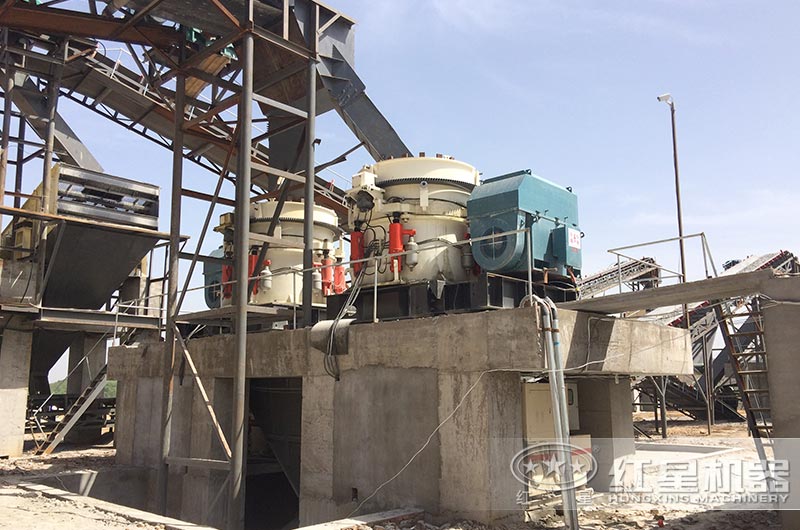 兩臺(tái)圓錐破并行使用，提高出砂率