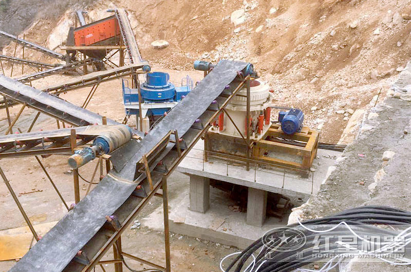 時產200噸石料生產現(xiàn)場