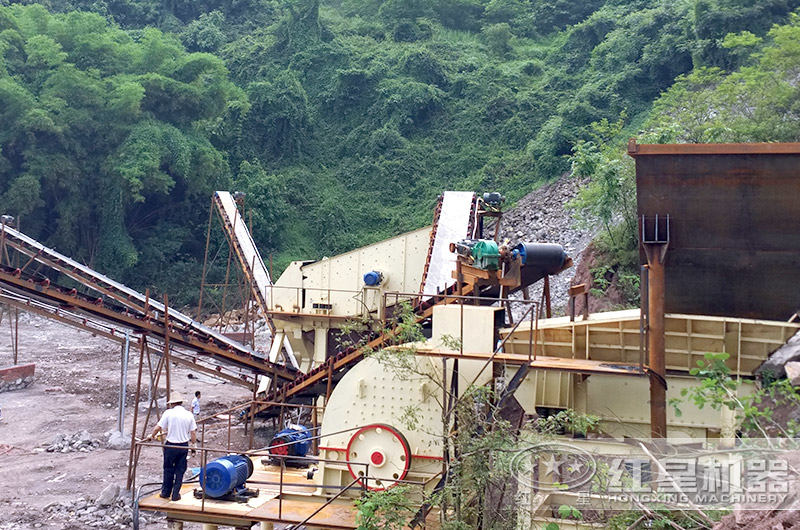 錘式破碎機(jī)生產(chǎn)現(xiàn)場圖 錘式破碎機(jī)生產(chǎn)現(xiàn)場圖