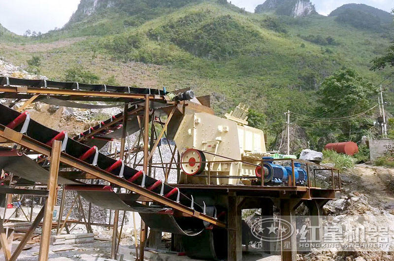 錳礦石破碎生產(chǎn)現(xiàn)場(chǎng) 錳礦石破碎生產(chǎn)現(xiàn)場(chǎng)