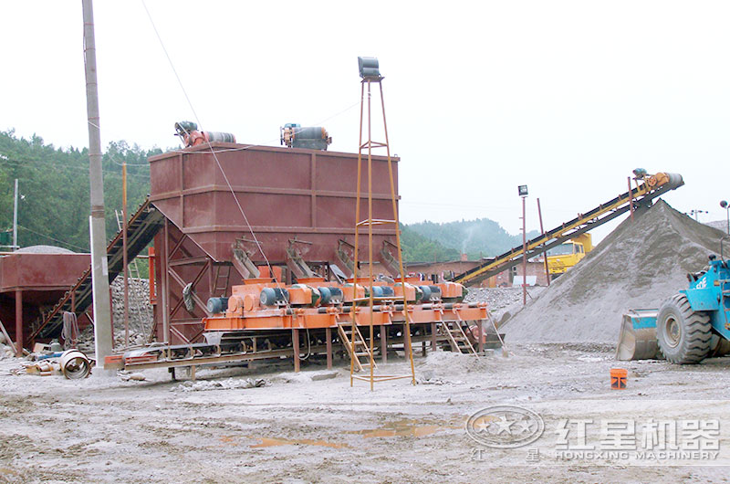 齒輥式破碎機(jī)生產(chǎn)現(xiàn)場