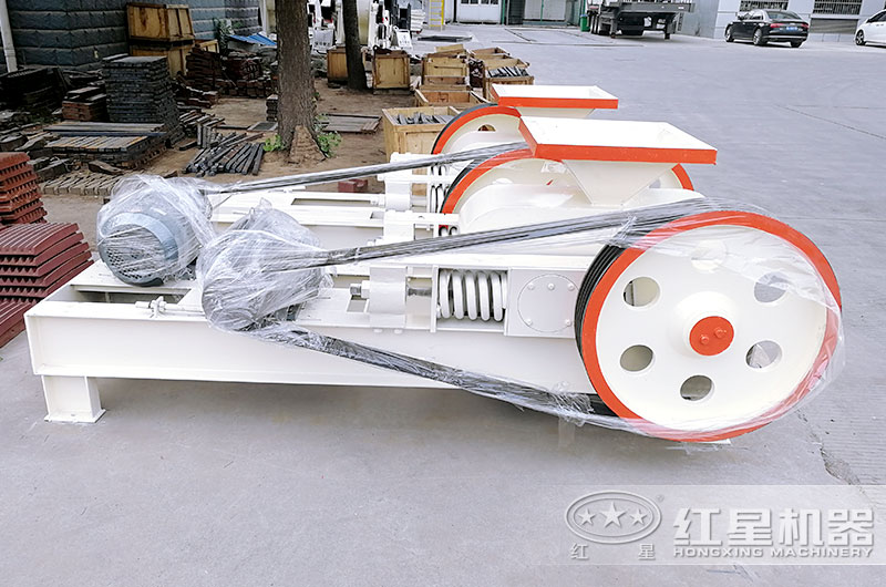 對(duì)輥機(jī)廠區(qū)實(shí)拍圖 對(duì)輥機(jī)廠區(qū)實(shí)拍圖