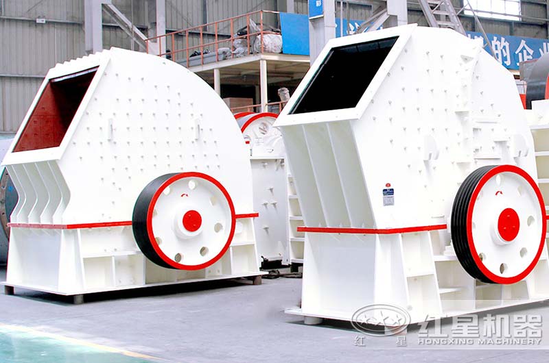 時(shí)產(chǎn)3000噸的重錘式破碎機(jī)廠區(qū)實(shí)拍大圖 時(shí)產(chǎn)3000噸的重錘式破碎機(jī)廠區(qū)實(shí)拍大圖