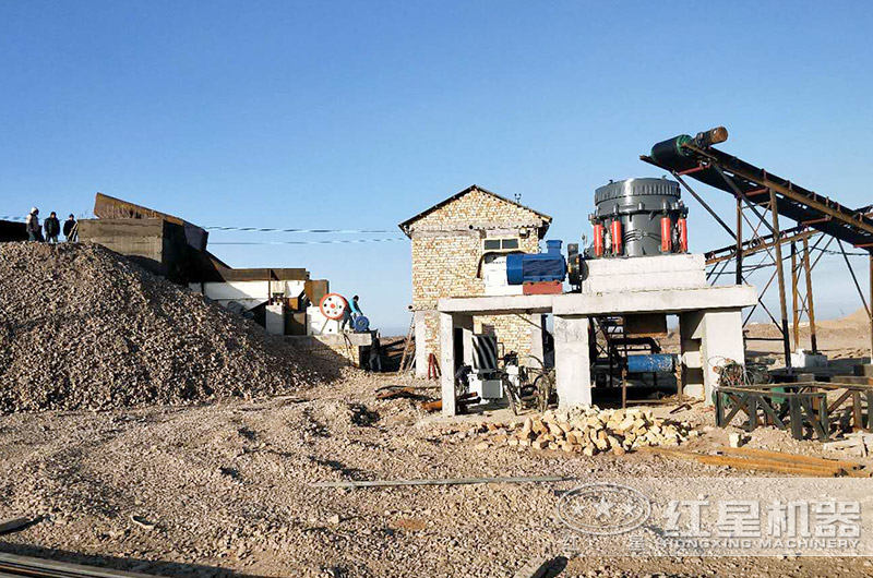 石子破碎機(jī)生產(chǎn)現(xiàn)場 石子破碎機(jī)生產(chǎn)現(xiàn)場
