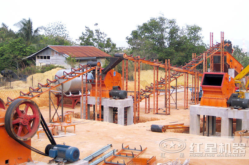 反擊破碎機生產(chǎn)現(xiàn)場圖 反擊破碎機生產(chǎn)現(xiàn)場圖