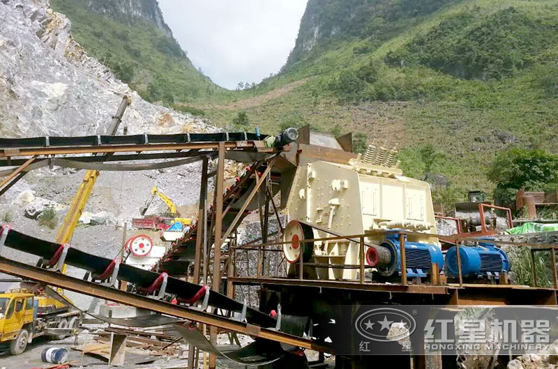 貴州1520反擊破碎機生產(chǎn)現(xiàn)場，效能高