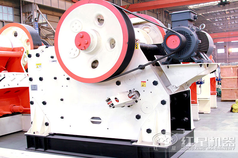 大夾石機(jī)_顎式破碎機(jī)車間實拍圖