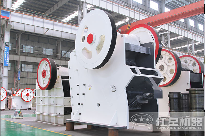 顎式破碎機(jī)車間實(shí)拍圖片 顎式破碎機(jī)車間實(shí)拍圖片