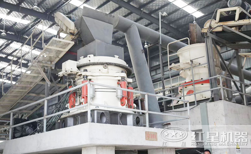 圓錐破碎機(jī)現(xiàn)場 圓錐破碎機(jī)現(xiàn)場