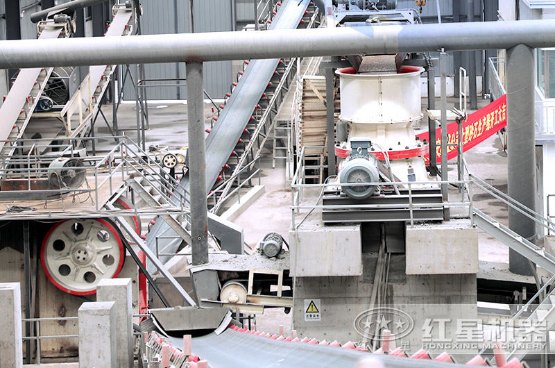 玄武巖破碎生產(chǎn)線現(xiàn)場(chǎng)